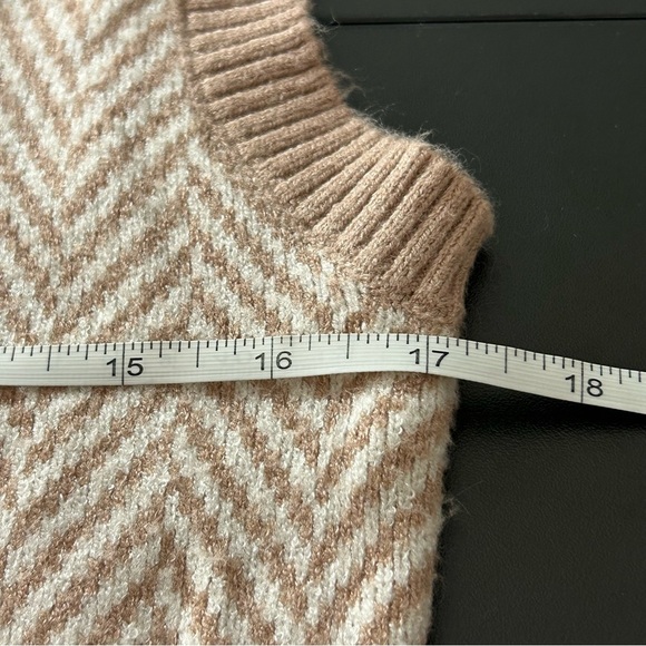Sincerely Jules Sweater Vest Tan Cream Size XS NWT - Picture 6 of 7